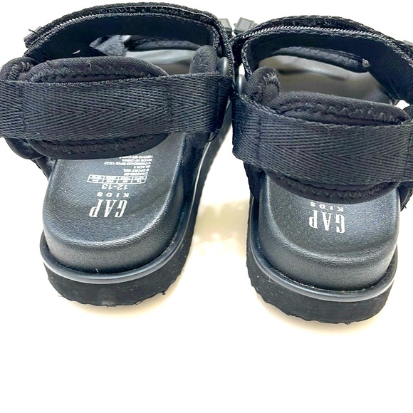 NWOT Gap Kids Unisex Black Strapped Sandals, Size 12-13 - Picture 7 of 10